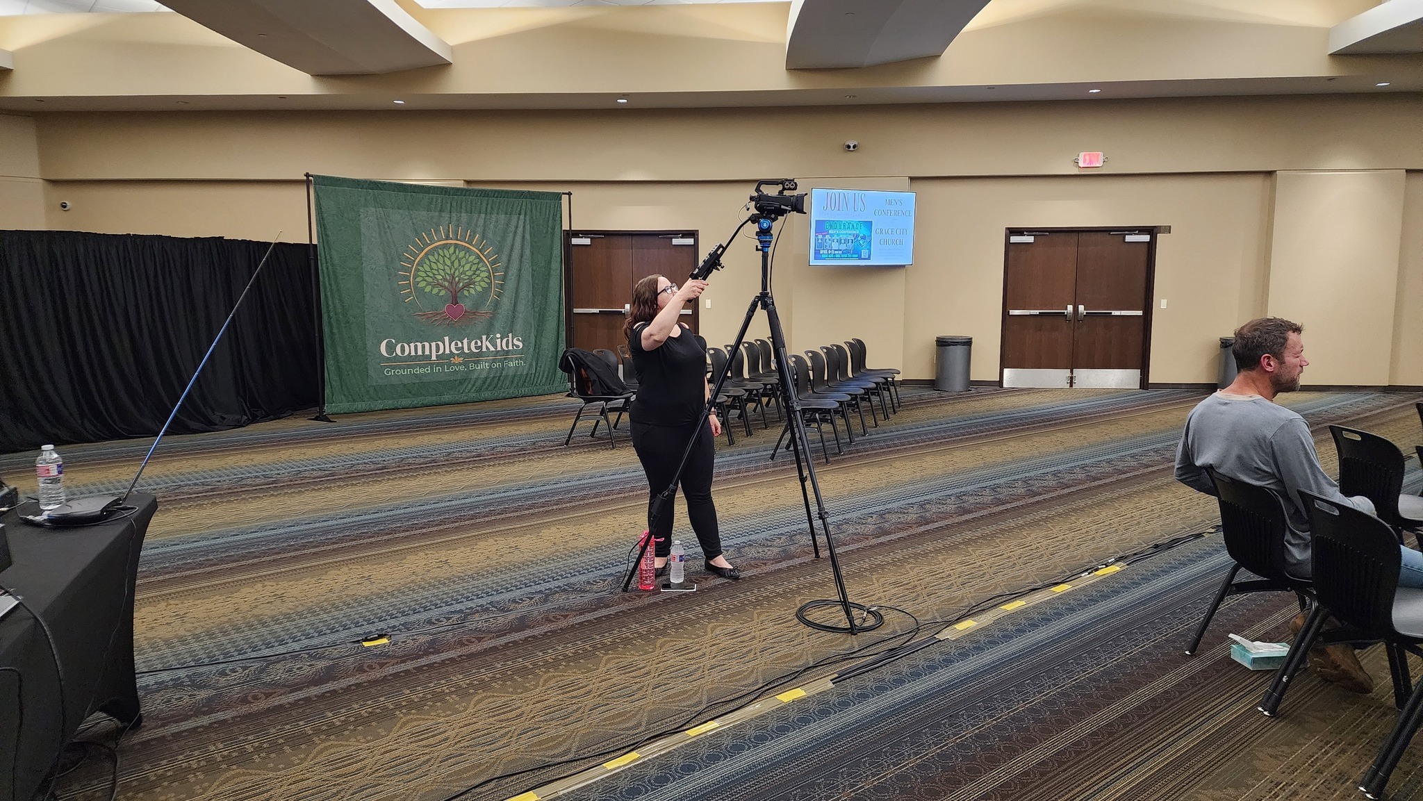 Camera Operator - Image 2
