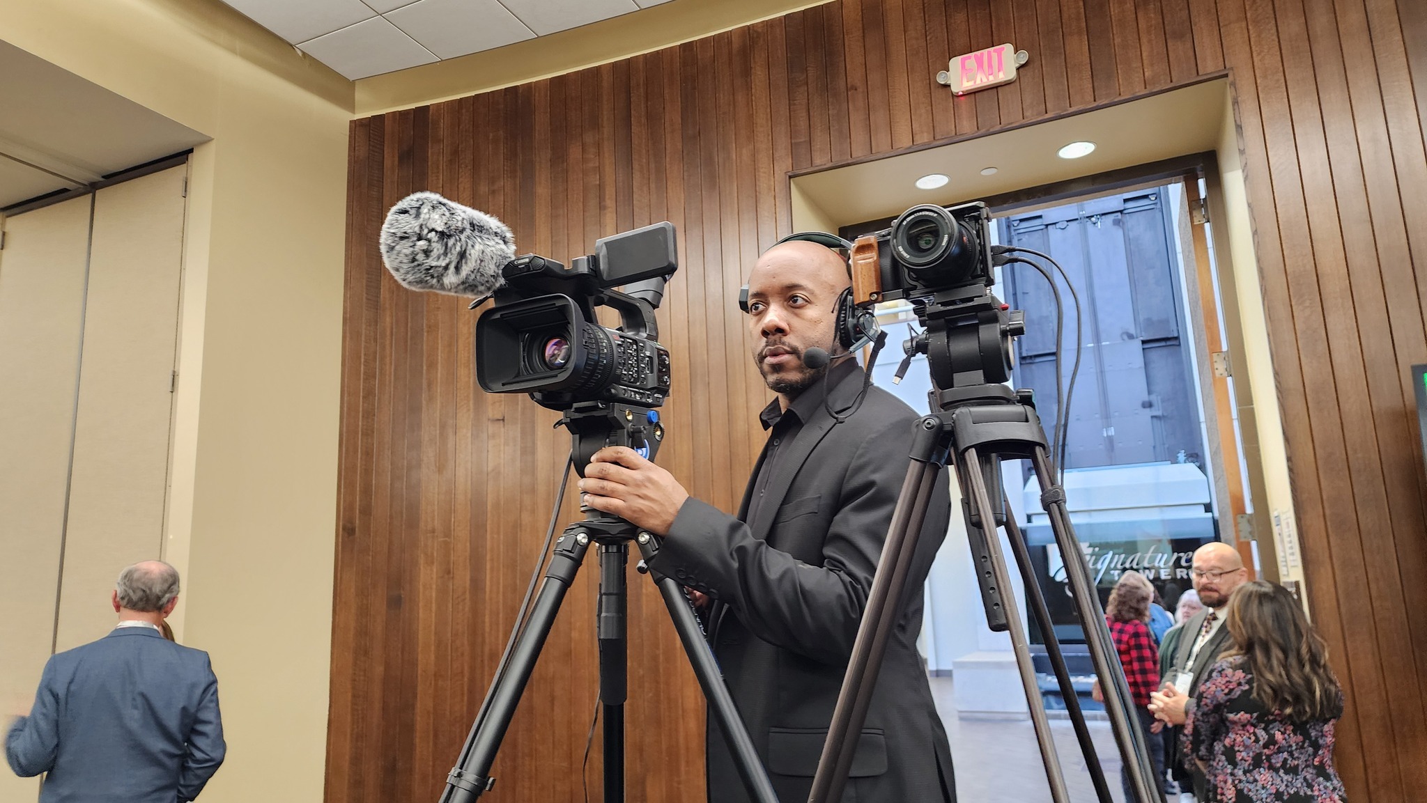 Camera Operator - Image 4